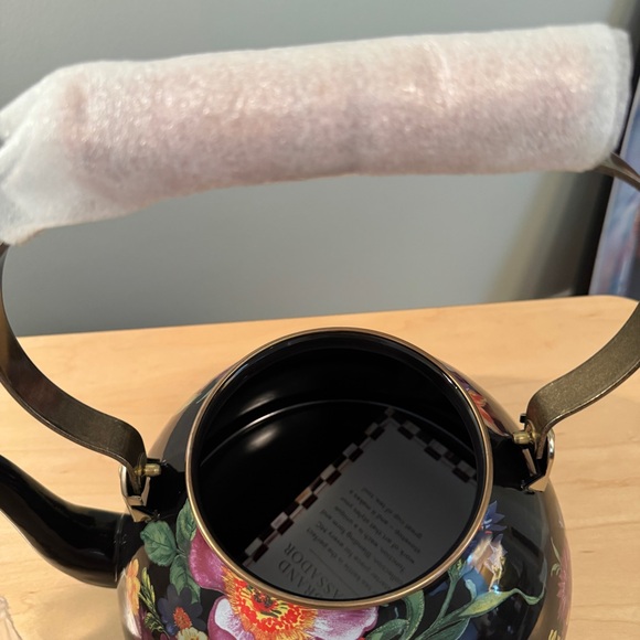 MacKenzie-Childs Flower Market 3 Quart Tea Kettle – Black - NWT - Picture 4 of 9